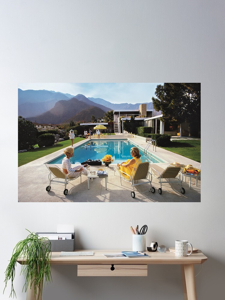Luxury Lifestyle Pictures - Retro Poolside Host Luxury Lifestyle Oleh